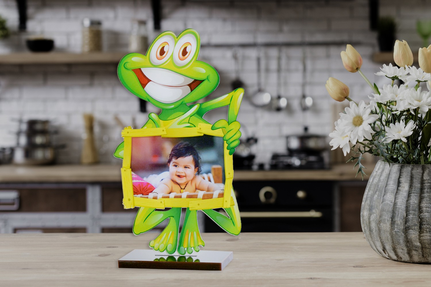 Smiling Toad Acrylic Cartoon Photo Stand